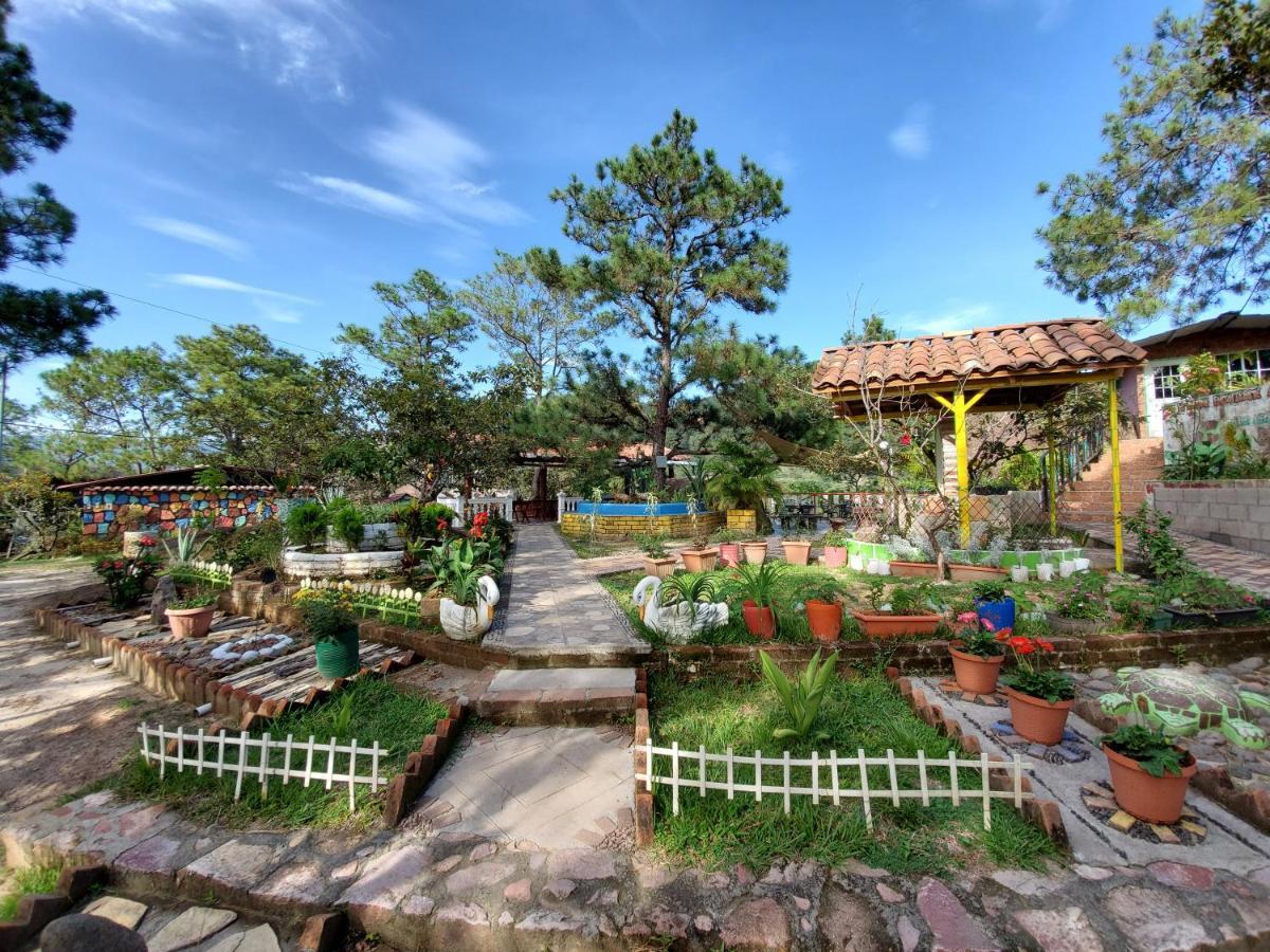 Hotel Y Restaurante Las Margaritas Perquin Bagian luar foto